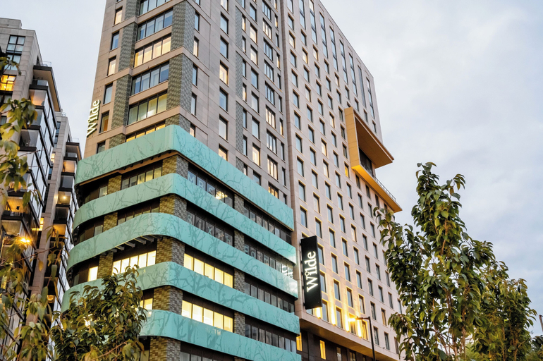 Exterior & Views