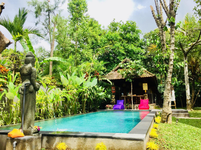 Swimming Pool 13