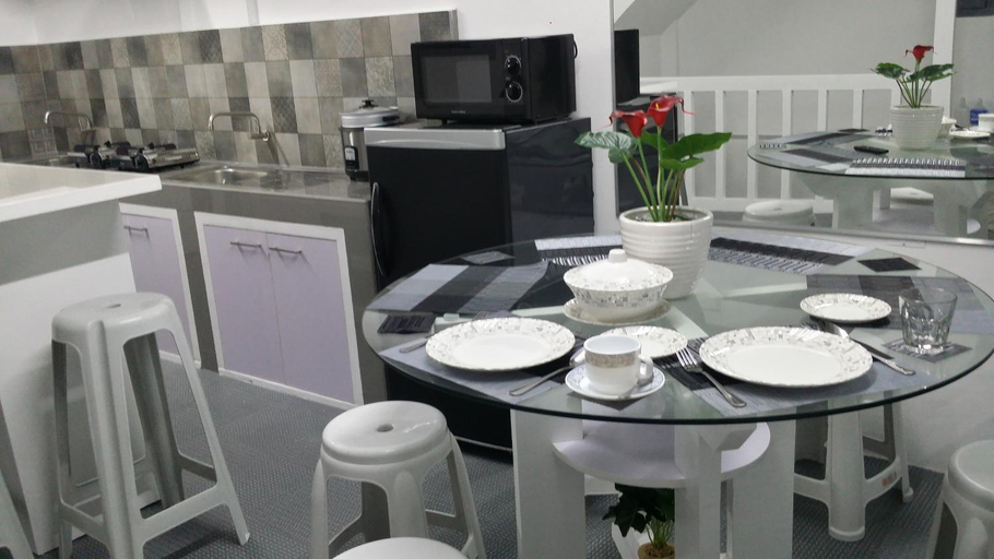 Dining Room 4