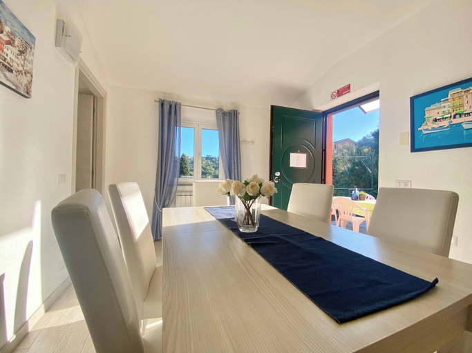 Dining Room 16