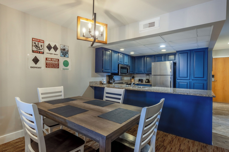 Dining Room 16