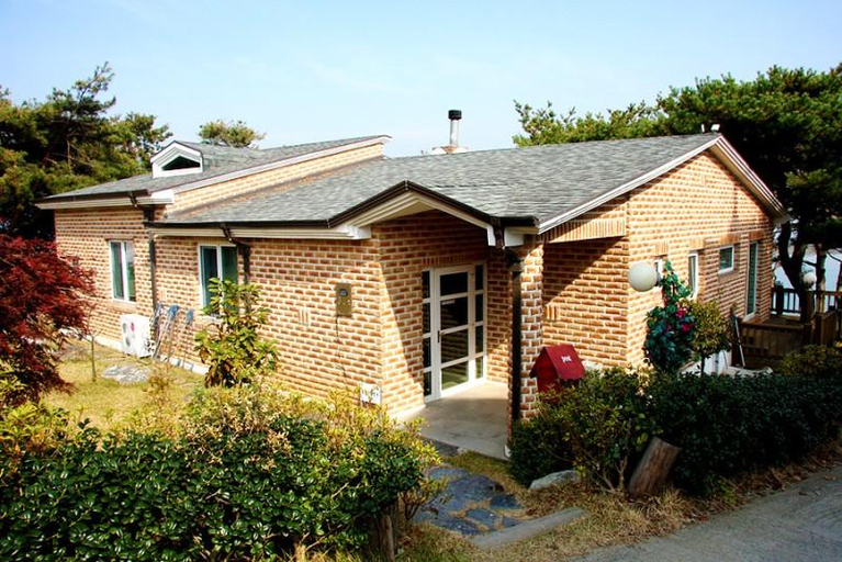 Others 2, Taean Eden Cabin Pension, Taean