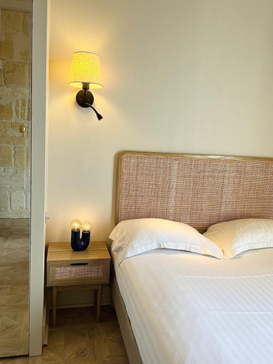 Bedroom 3, Qualys-Hotel Bordeaux La Tour Intendance, Gironde