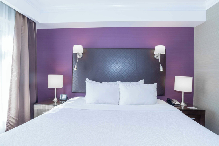 Bedroom 4, Sandman Signature Kamloops Hotel, Thompson-Nicola