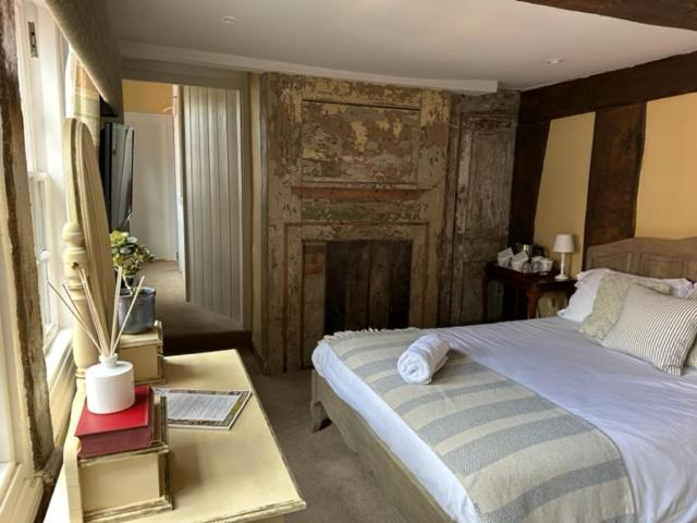 Bedroom 2, The Black Swan Inn, Wiltshire
