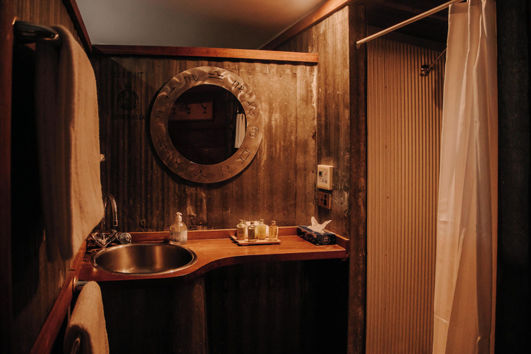 Bathroom 5, Eagle View Escape, Lithgow