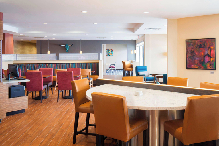 Food & Drinks 5, TownePlace Suites by Marriott Austin Round Rock, Travis