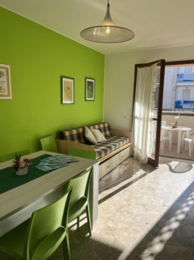 Others 5, Flat in a building surrounded by a garden, Venezia