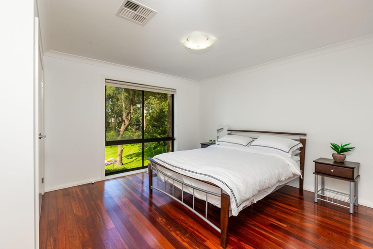 Bedroom 3, Whispering Waves, Great Lakes
