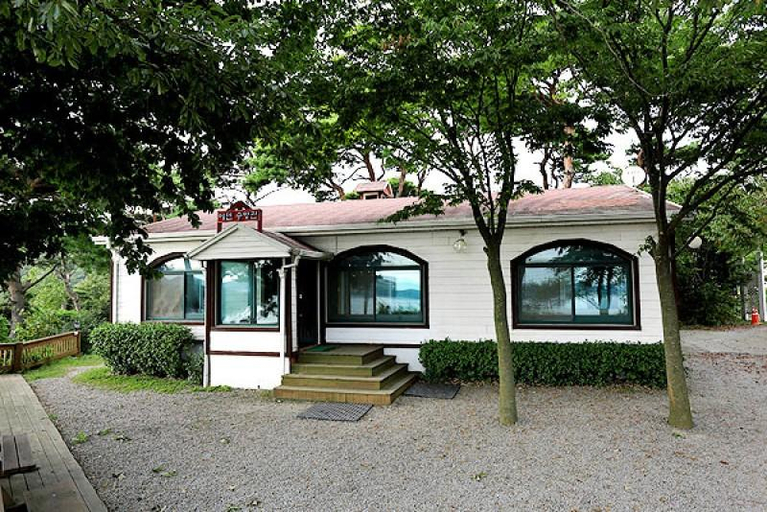 Others 5, Taean Eden Cabin Pension, Taean
