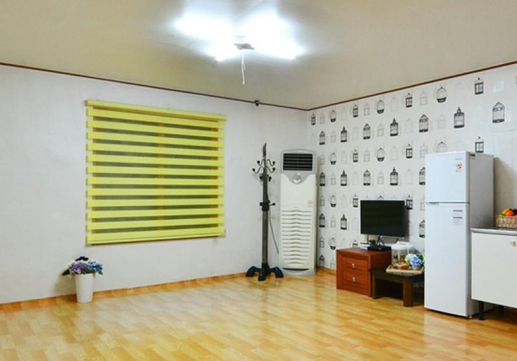Others 5, Taean Mongsanpo Dolphin Pension, Taean
