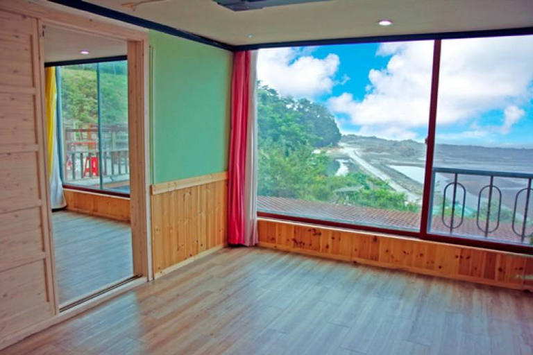 Exterior & Views 5, Ongjin Nongeobawi Rock Pension, Ongjin