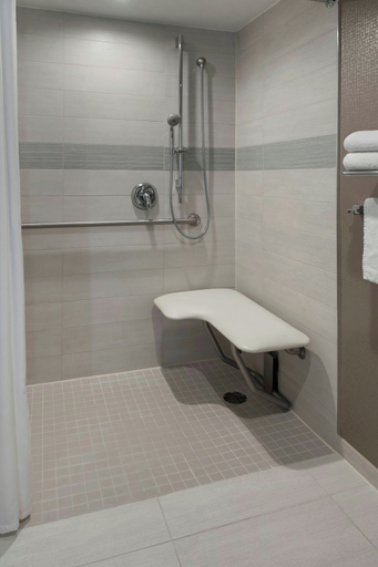 Bathroom 10