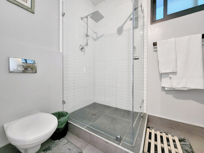 Bathroom 4, The Blue Emerald, City of Cape Town