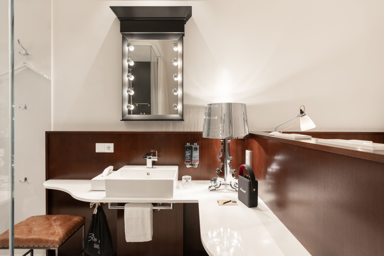 Bathroom 5, Ruby LOUISE HOTEL FRANKFURT by IHG, Frankfurt am Main