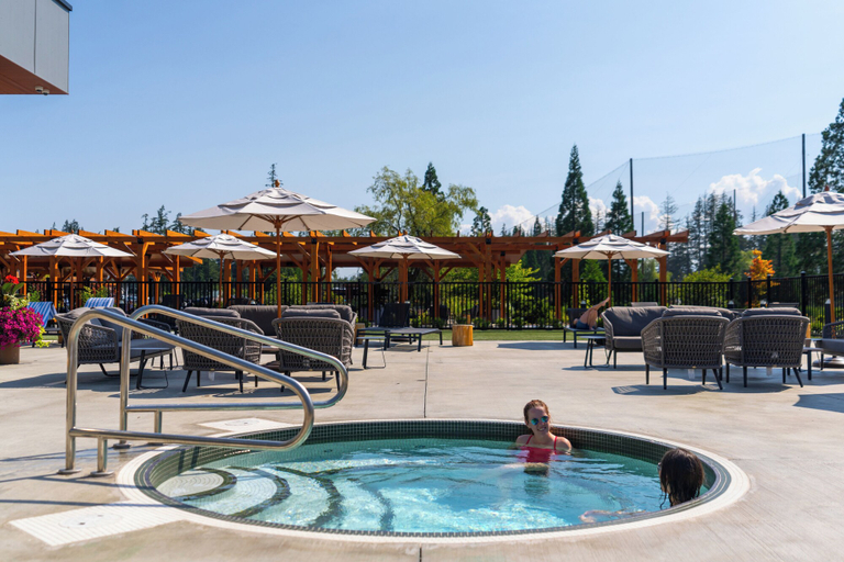 Sport & Beauty 3, Naturally Pacific Resort, Comox-Strathcona