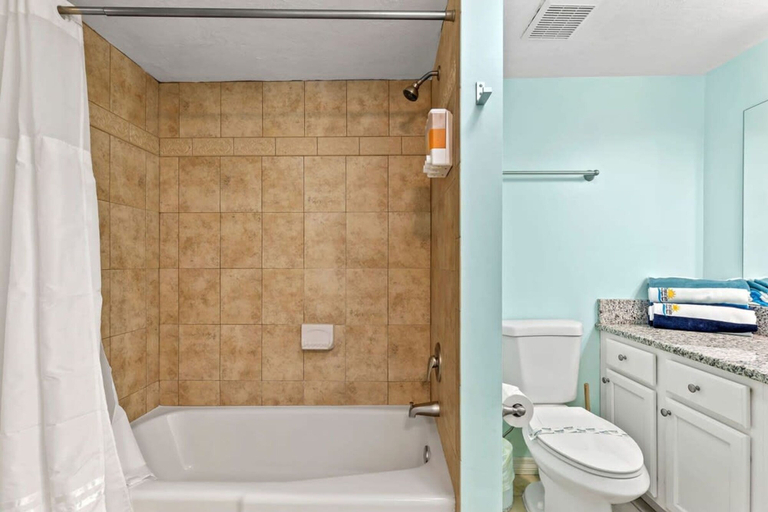 Room 2, Oceanfront Penthouse Pool Hot Tub Beach Access, Volusia