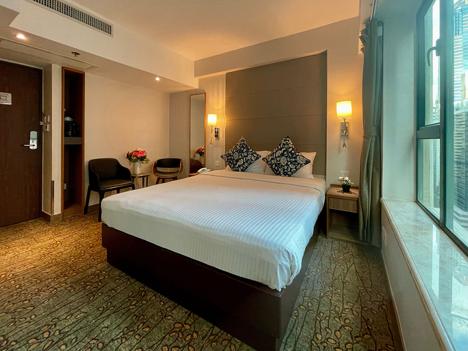 Bedroom 3, Lander Grand Hotel, Hong Kong Island