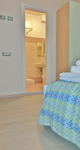 Bedroom 2, Romulea Guest House, Rome