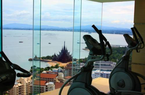 Others 5, Stunning Sea View condo on the Beach - monthly stay, Pattaya