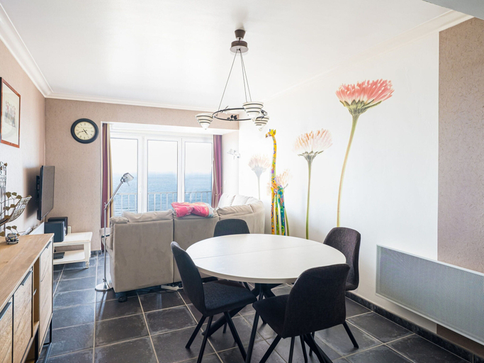 Dining 4, Apartment on the 7th Floor With sea View, West-Vlaanderen