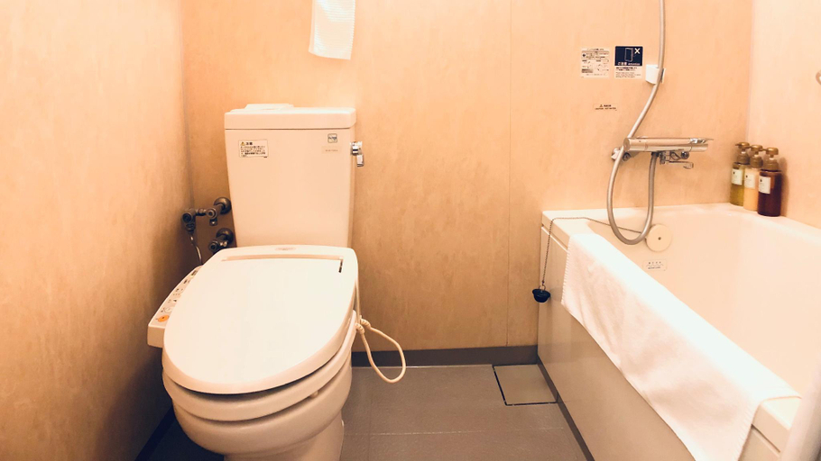 Bathroom 7