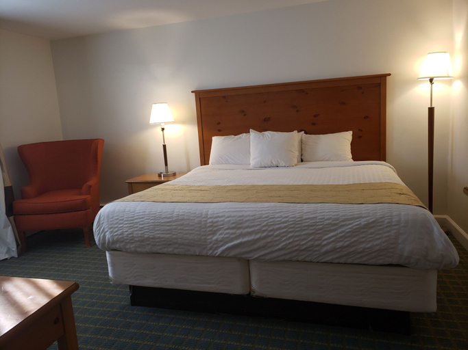 Bedroom 5, Town & Country, Bristol