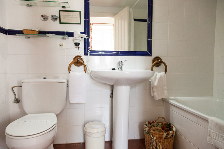 Bathroom 4, Hotel Casona El Arral, Cantabria