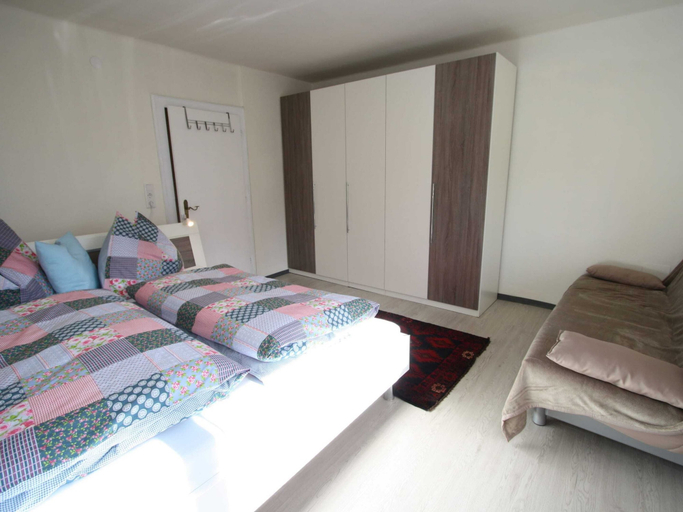 Bedroom 3, Apartment in Sankt Michael Near Ski Slopes, Tamsweg
