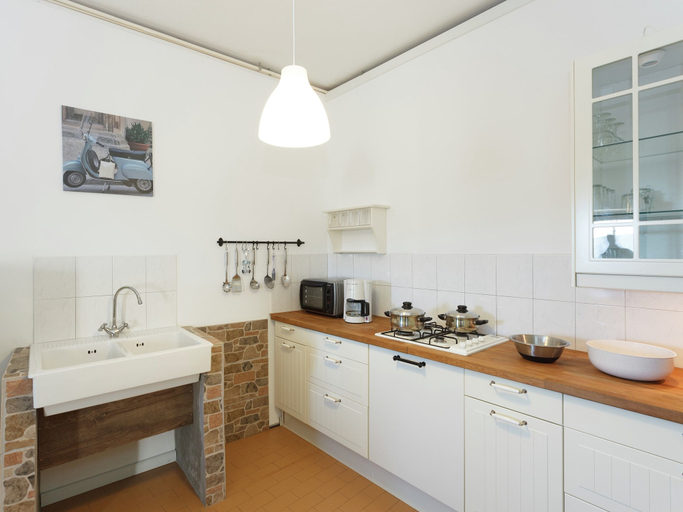 Private kitchen 4, Traditional Apartment in Poffabro With Fireplace, Pordenone
