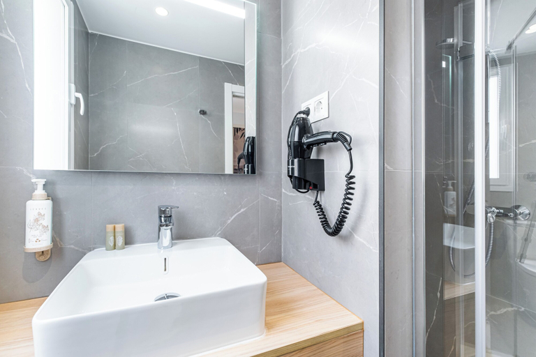 Bathroom 4, Mara Boutique Apartments, Alicante