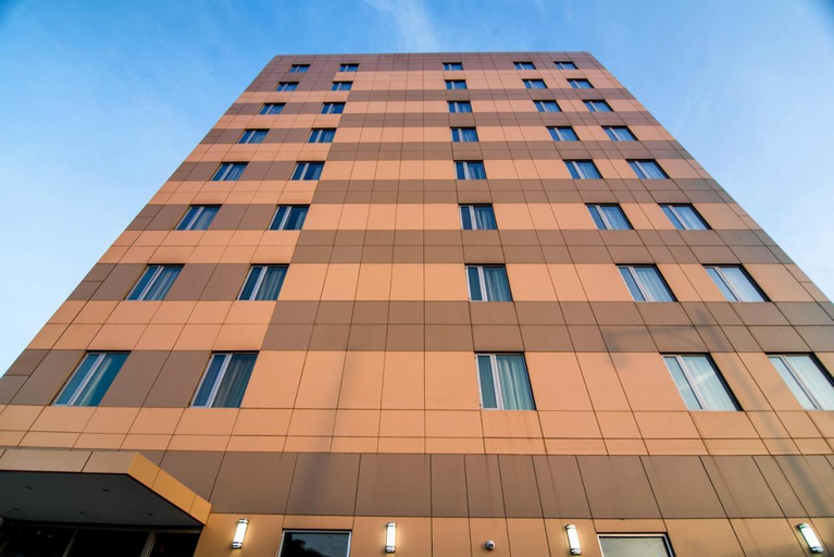 Exterior 2