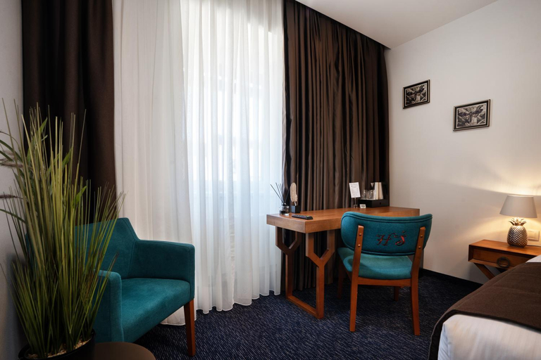 Others 5, Hotel Sumava, Klatovy