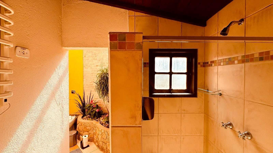 Bathroom 3, Estalagem Wiesbaden, Camanducaia
