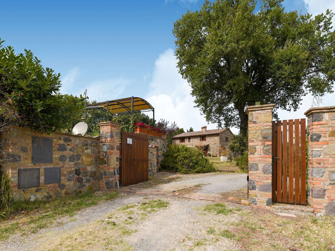 Reception 5, Holiday Home in Radicofani - Siena With Terrace, Siena
