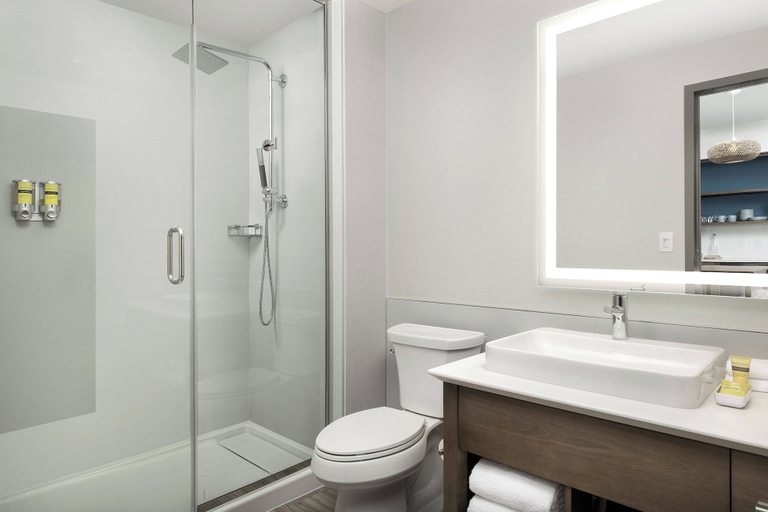 Bathroom 5, Element by Marriott Seattle Sea-Tac Airport, Tukwila