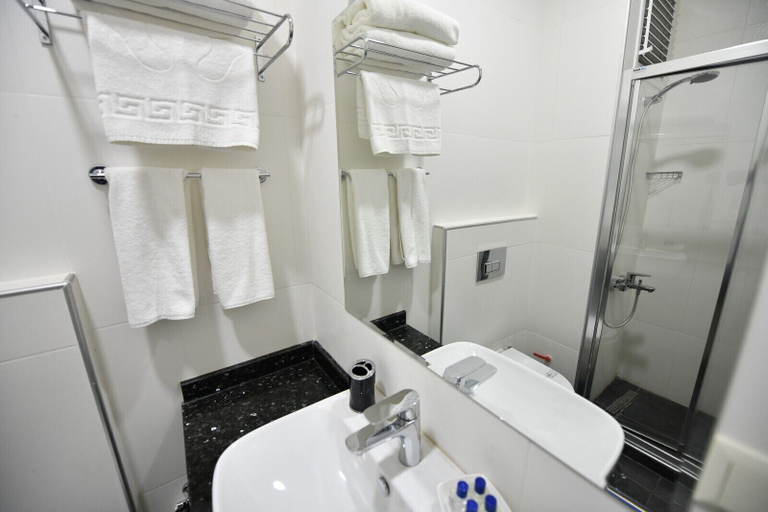 Bathroom 5, Andi Hotel, Şişli