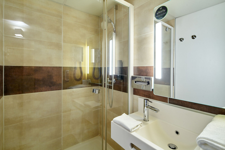 Bathroom 3, B&B HOTEL Paris Nord Gonesse Parc des Expos, Val-d'Oise