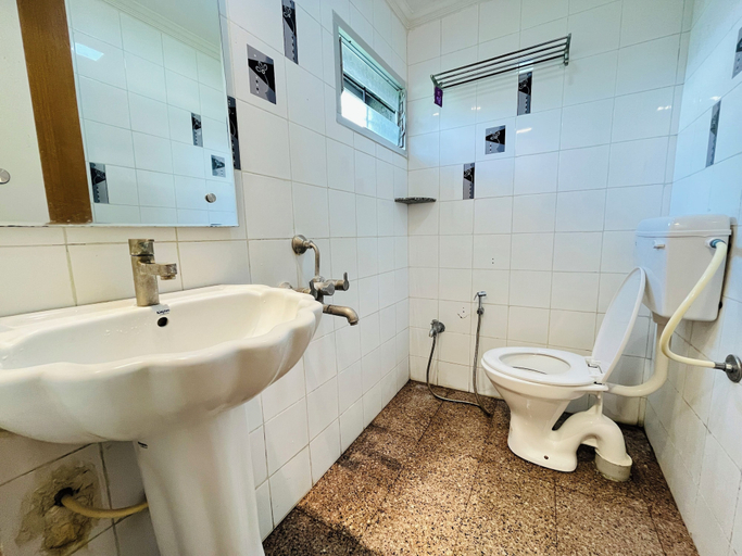 Bathroom 5, Hotel Regency, Amravati