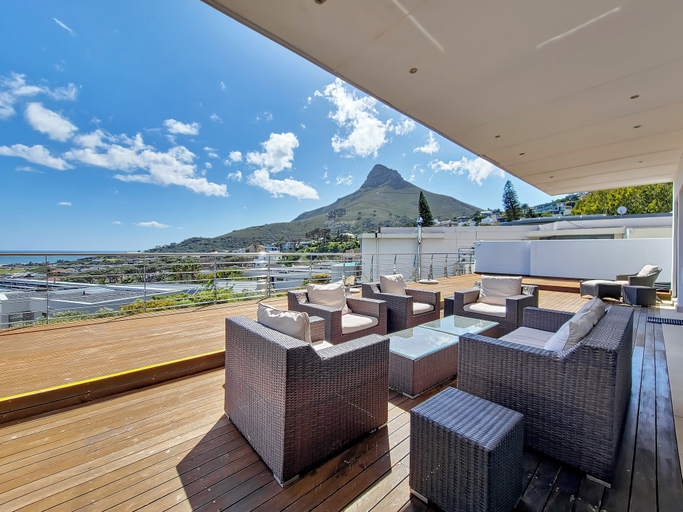 Food & Drinks 5, The Blue Emerald, City of Cape Town