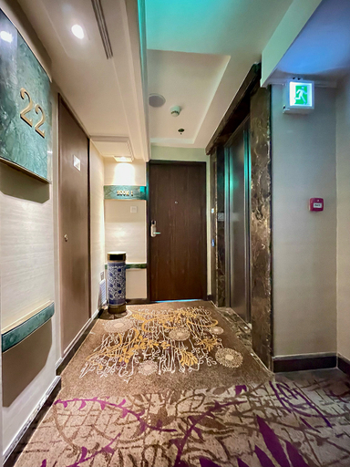 Others 5, Lander Grand Hotel, Hong Kong Island
