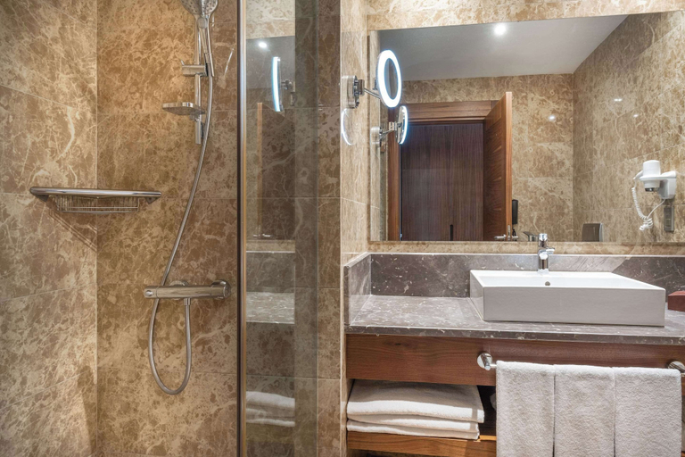 Bathroom 5, Clarion Hotel Istanbul Mahmutbey, Bağcılar