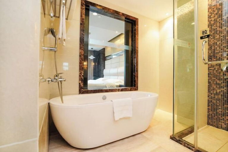 Bathroom 4, Grand Metropark Qingdao, Qingdao