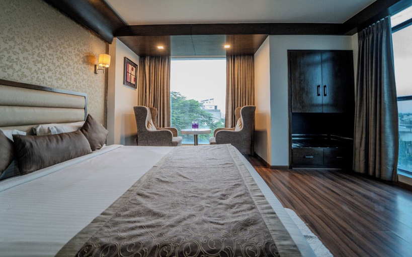 Bedroom 2, Hotel Aditya Park Regent, Jaipur