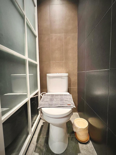 Bathroom 4
