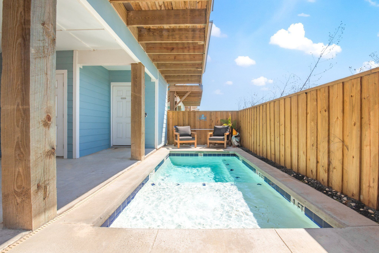Sport & Beauty 4, Beach to Bay - Ocean Views! Private Pool & Golf Cart Included, Nueces