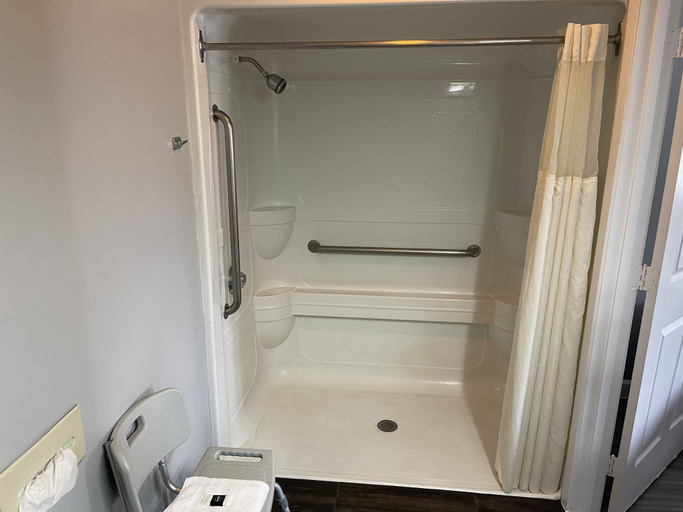 Bathroom 4, Days Inn by Wyndham Gonzales, Ascension