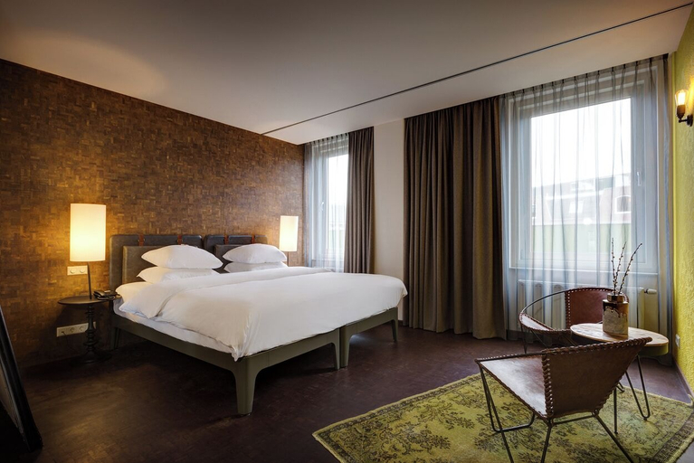 Bedroom 4, Hotel V Nesplein, Amsterdam