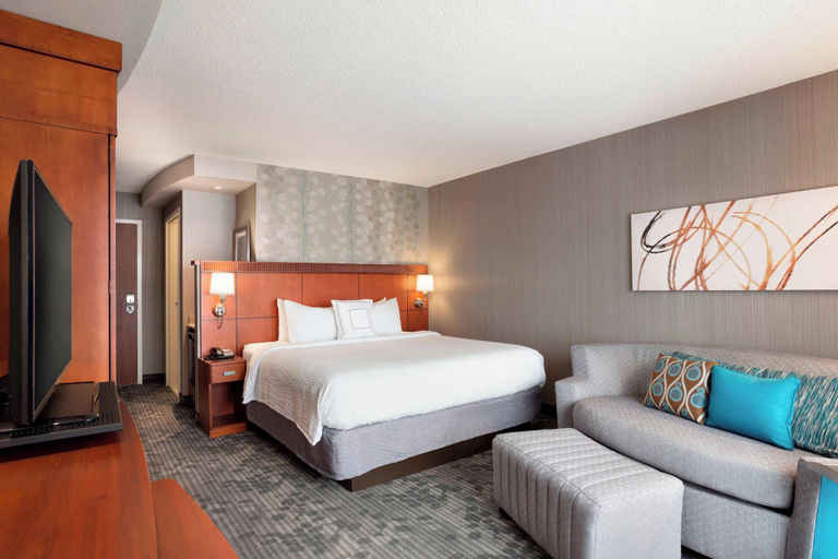Bedroom 3, Courtyard Marriott Fort Smith Downtown, Sebastian
