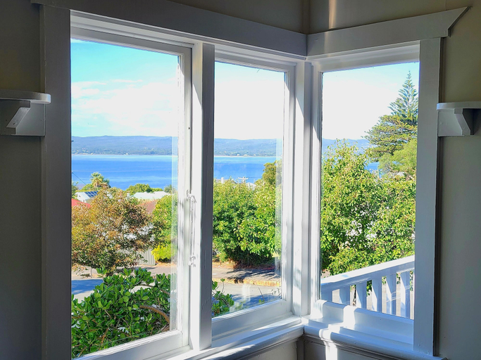 Exterior & Views 5, Bay Vista Cottage by the BnB Collection, Albany